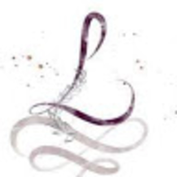 Meet your Posher, Lucia - Picture 1 of 1